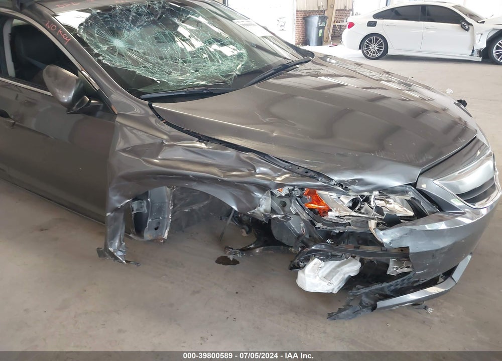 2013 ACURA ILX 2.0L VIN: 19VDE1F71DE002021