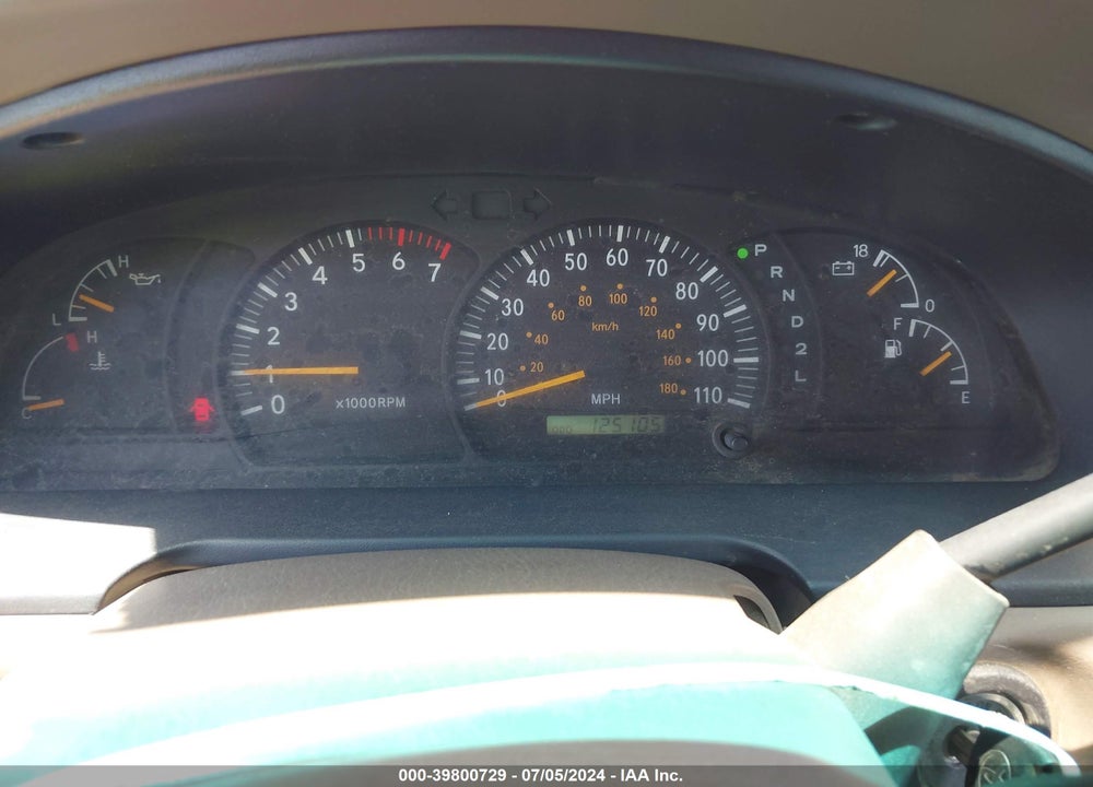 2000 TOYOTA TUNDRA SR5 V8 VIN: 5TBBT4416YS032706