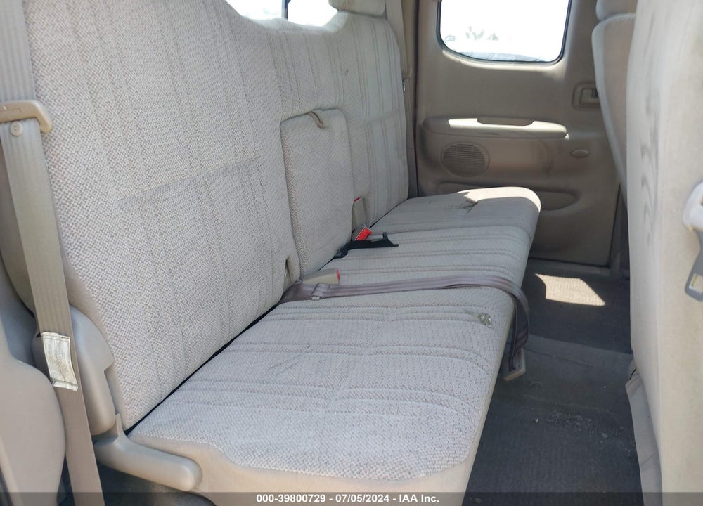 2000 TOYOTA TUNDRA SR5 V8 VIN: 5TBBT4416YS032706