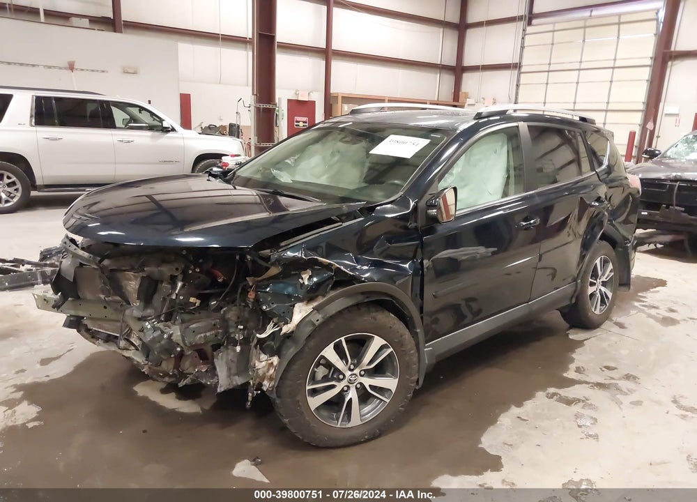 2017 TOYOTA RAV4 XLE VIN: 2T3RFREVXHW664196
