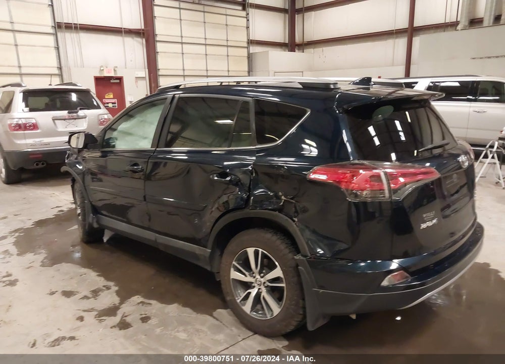 2017 TOYOTA RAV4 XLE VIN: 2T3RFREVXHW664196