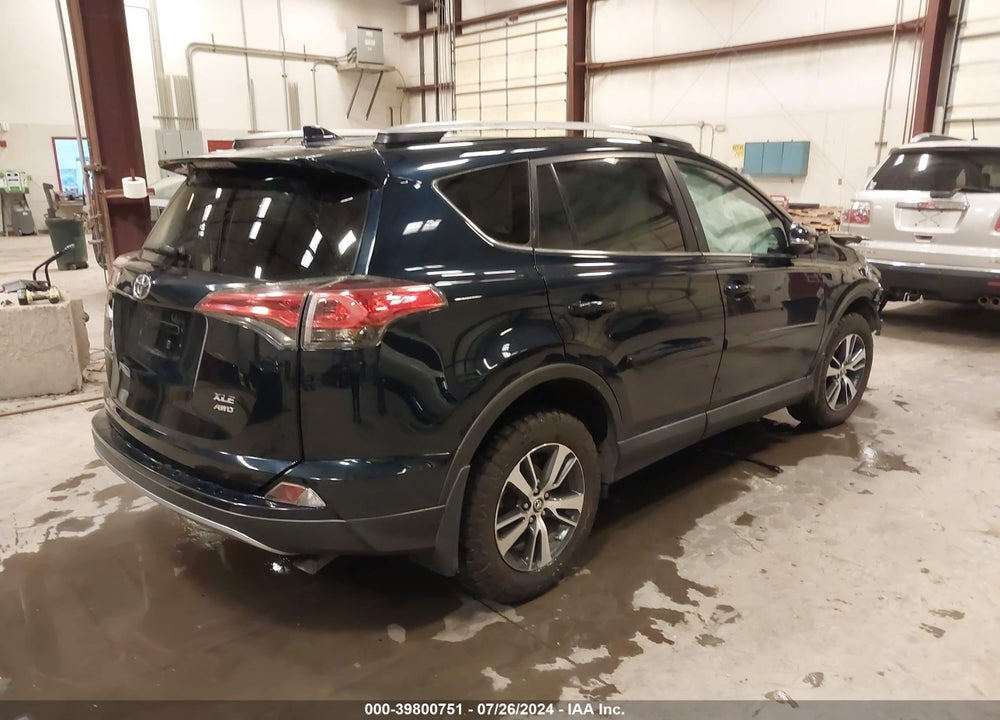 2017 TOYOTA RAV4 XLE VIN: 2T3RFREVXHW664196