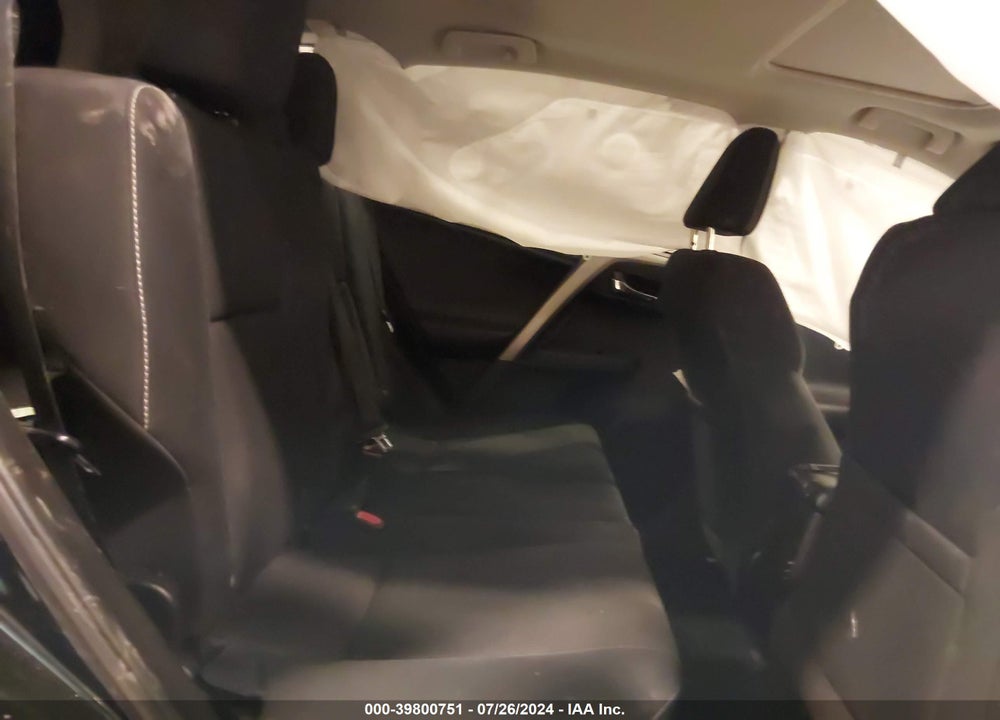 2017 TOYOTA RAV4 XLE VIN: 2T3RFREVXHW664196