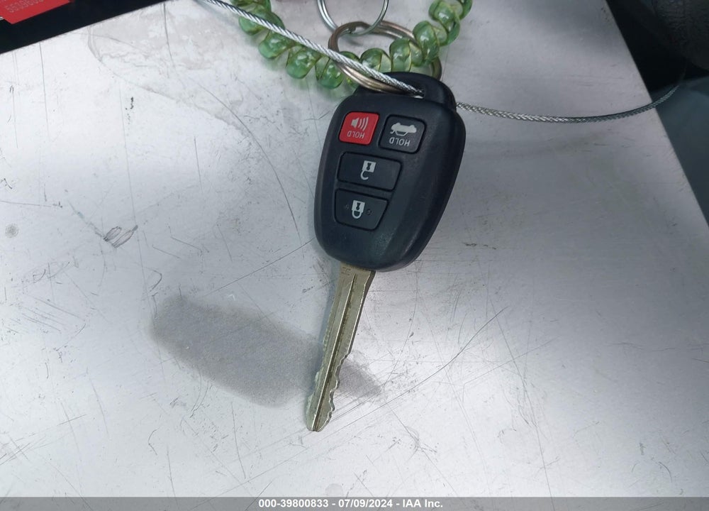 2019 TOYOTA COROLLA LE VIN: 5YFBURHE4KP880209