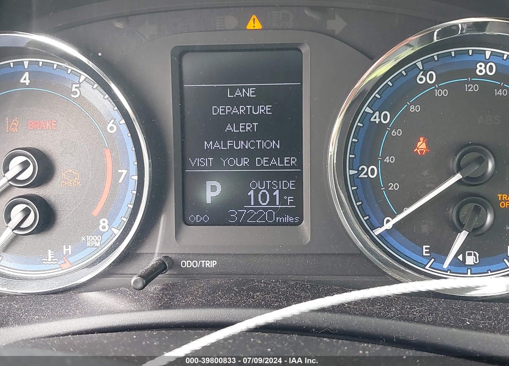 2019 TOYOTA COROLLA LE VIN: 5YFBURHE4KP880209