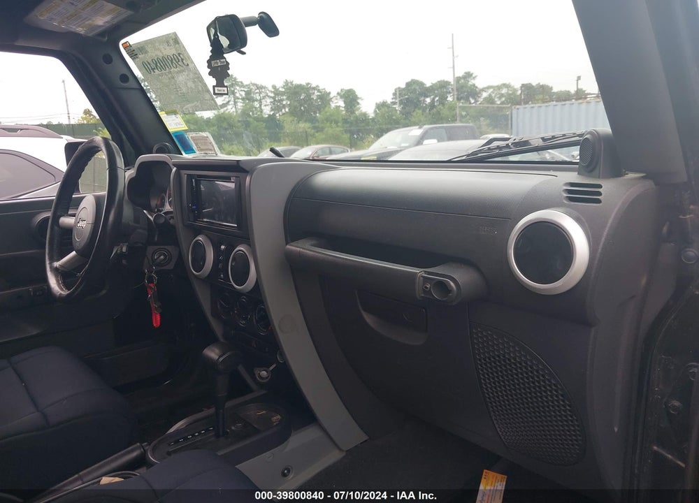 2008 JEEP WRANGLER UNLIMITED SAHARA VIN: 1J8GA59118L575070