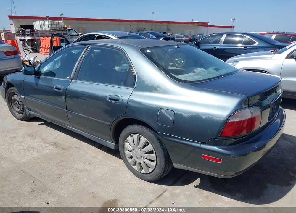 1996 HONDA ACCORD LX/EX VIN: 1HGCD5636TA021824
