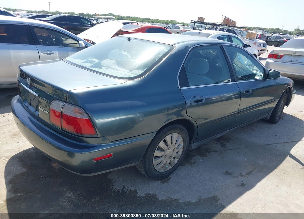 1996 HONDA ACCORD LX/EX VIN: 1HGCD5636TA021824