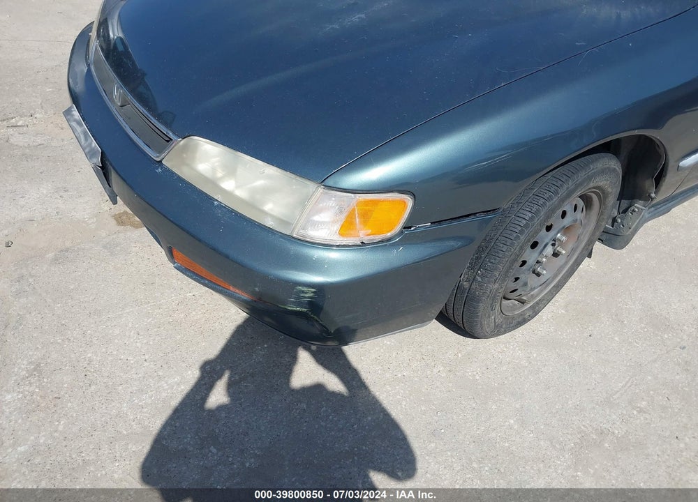 1996 HONDA ACCORD LX/EX VIN: 1HGCD5636TA021824