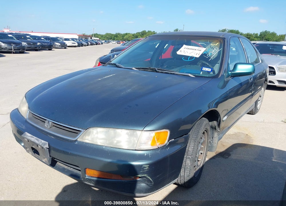 1996 HONDA ACCORD LX/EX VIN: 1HGCD5636TA021824