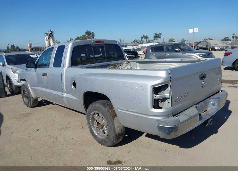 2005 DODGE DAKOTA LARAMIE VIN: 1D7HE52N05S207709