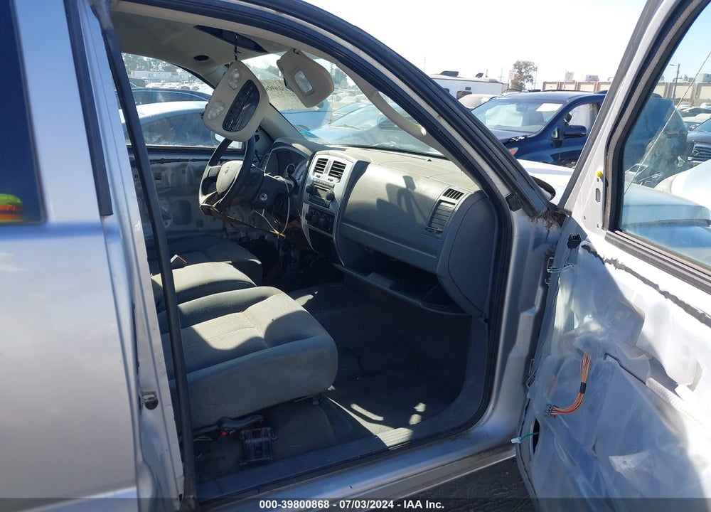 2005 DODGE DAKOTA LARAMIE VIN: 1D7HE52N05S207709