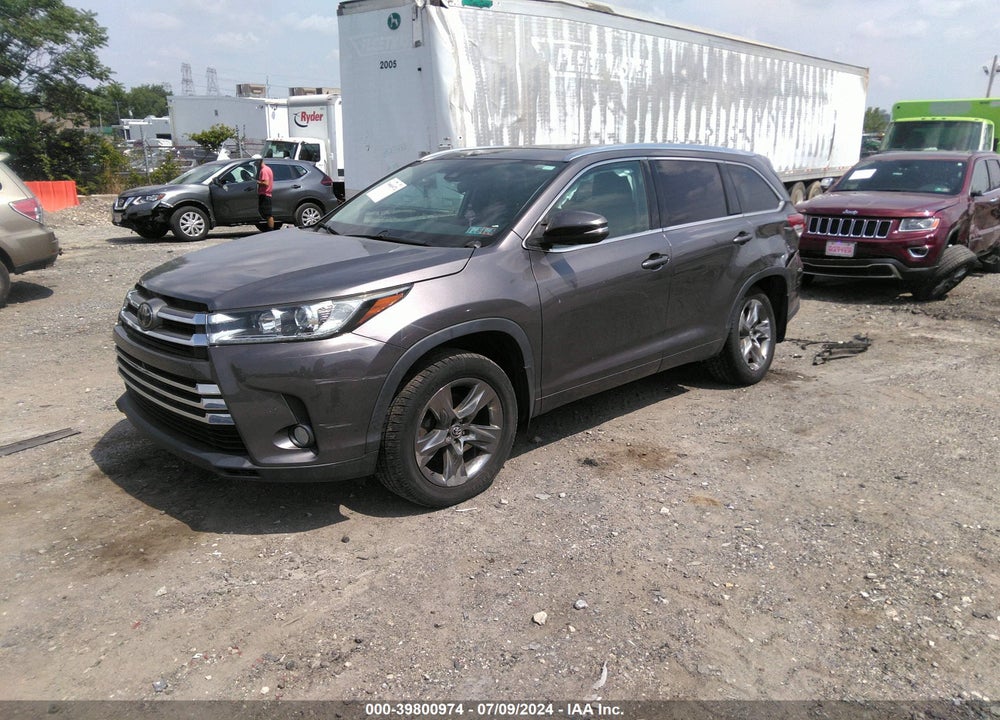 2018 TOYOTA HIGHLANDER LIMITED/PLATINUM VIN: 5TDDZRFH1JS826301