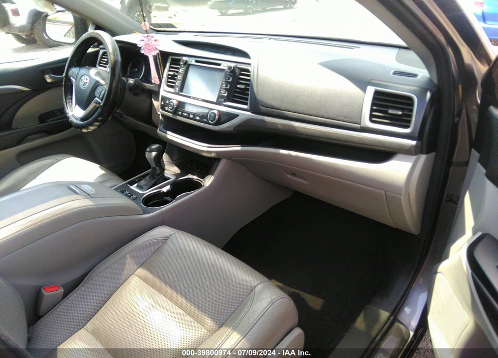 2018 TOYOTA HIGHLANDER LIMITED/PLATINUM VIN: 5TDDZRFH1JS826301