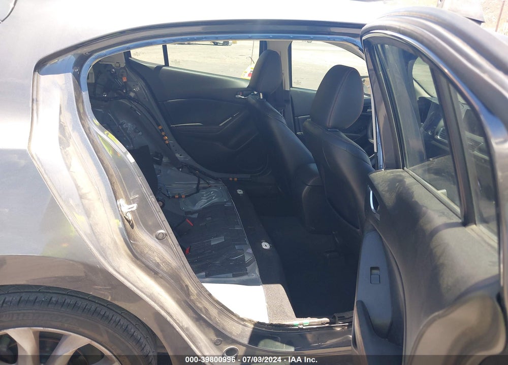 2015 MAZDA 3 S TOURING VIN: JM1BM1L31F1228326