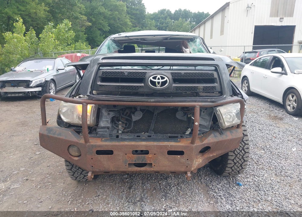 2011 TOYOTA TUNDRA GRADE 5.7L V8 VIN: 5TFUY5F1XBX193873