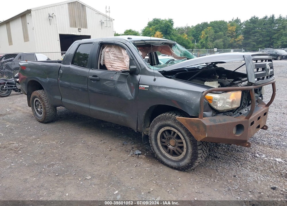 2011 TOYOTA TUNDRA GRADE 5.7L V8 VIN: 5TFUY5F1XBX193873
