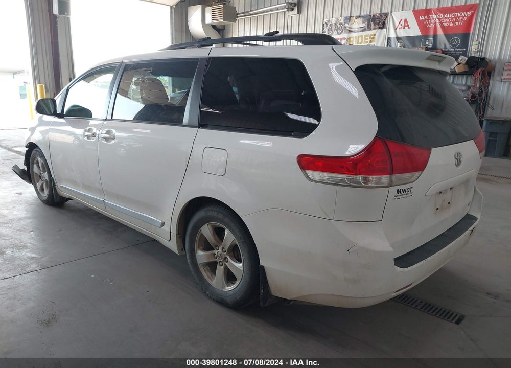 2013 TOYOTA SIENNA LE V6 8 PASSENGER VIN: 5TDKK3DC7DS331315