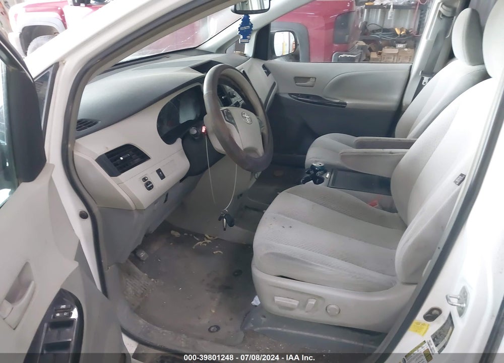 2013 TOYOTA SIENNA LE V6 8 PASSENGER VIN: 5TDKK3DC7DS331315