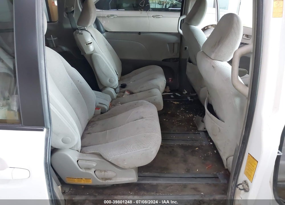 2013 TOYOTA SIENNA LE V6 8 PASSENGER VIN: 5TDKK3DC7DS331315
