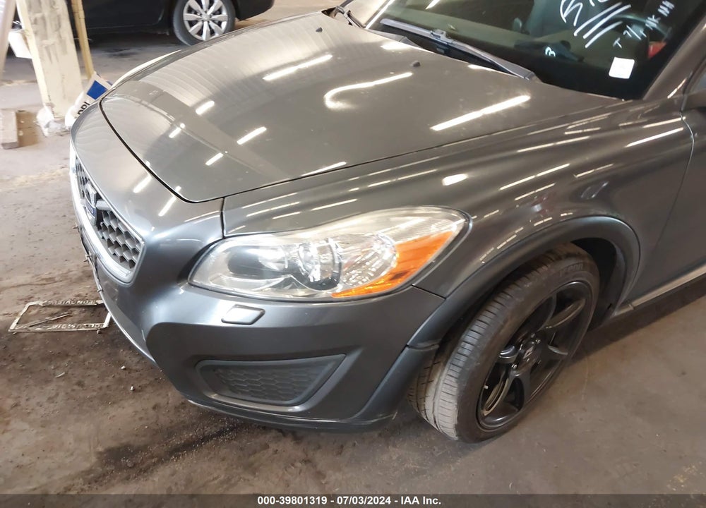 2013 VOLVO C30 T5/T5 PLATINUM/T5 PREMIER/T5 PREMIER PLUS/T5 R-DESIGN/T5 R-DESIGN PLATINUM/T5 R-DESIGN PREMIER VIN: YV1672MK9D2307166