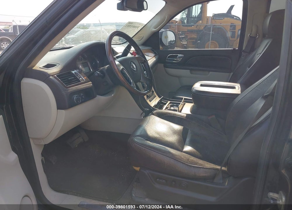 2011 CADILLAC ESCALADE PLATINUM EDITION VIN: 1GYS4DEF4BR146637