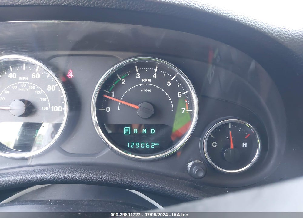 2014 JEEP WRANGLER UNLIMITED SAHARA VIN: 1C4BJWEG2EL286065