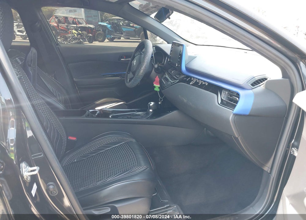 2021 TOYOTA C-HR XLE VIN: JTNKHMBXXM1114845