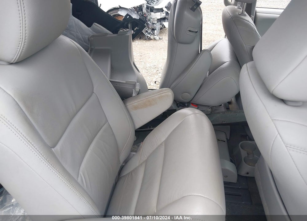 2017 TOYOTA SIENNA XLE 8 PASSENGER VIN: 5TDYZ3DC7HS853468
