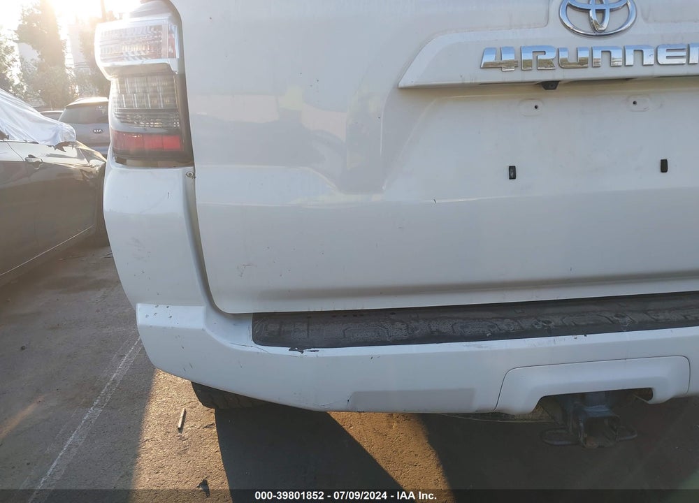 2019 TOYOTA 4RUNNER SR5 VIN: JTEBU5JR9K5641320