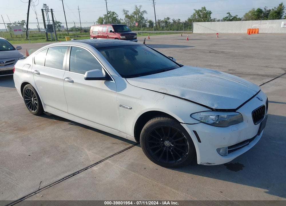 2013 BMW 528I XDRIVE VIN: WBAXH5C59DDW12608