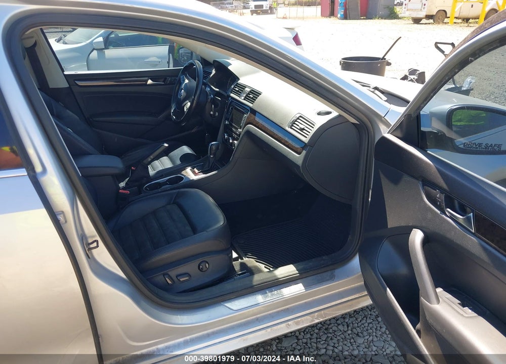 2015 VOLKSWAGEN PASSAT 2.0L TDI SEL PREMIUM VIN: 1VWCV7A35FC010172