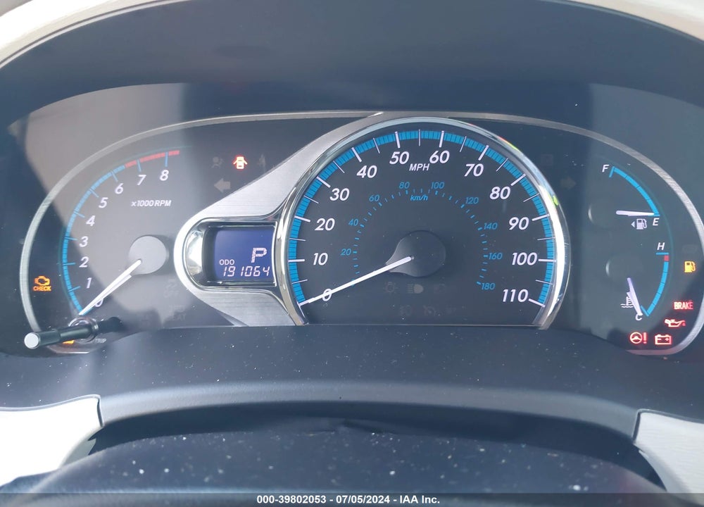 2013 TOYOTA SIENNA XLE V6 8 PASSENGER VIN: 5TDYK3DC4DS381034