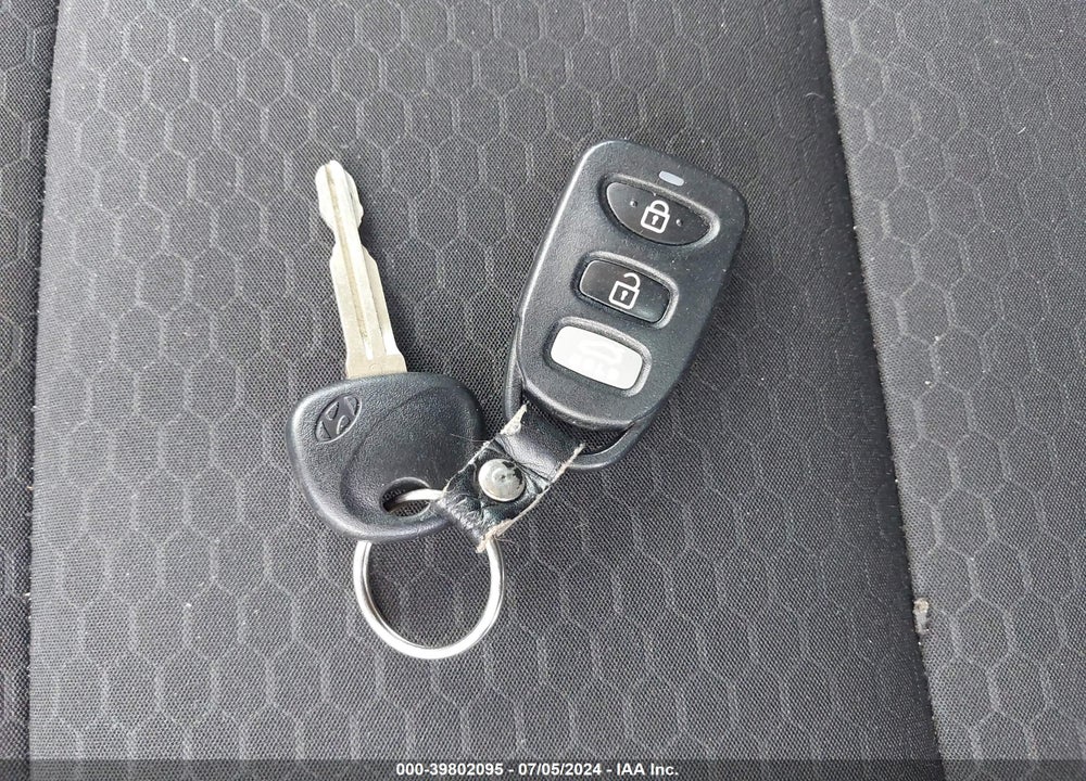 2020 HYUNDAI ELANTRA SE VIN: 5NPD74LF4LH498733