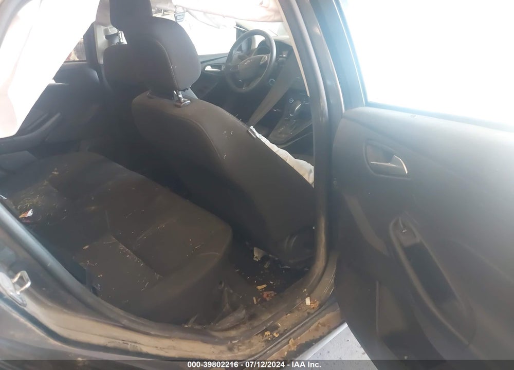 2018 FORD FOCUS SE VIN: 1FADP3F21JL327357