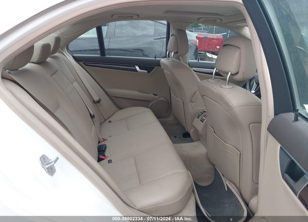 2013 MERCEDES-BENZ C 250 LUXURY/SPORT VIN: WDDGF4HB5DA749778