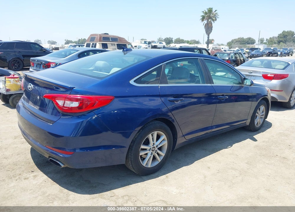 2015 HYUNDAI SONATA SE VIN: 5NPE24AF8FH225742