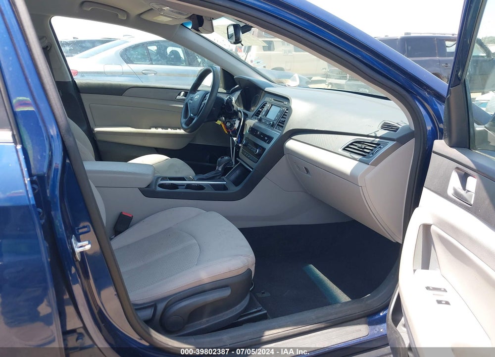 2015 HYUNDAI SONATA SE VIN: 5NPE24AF8FH225742