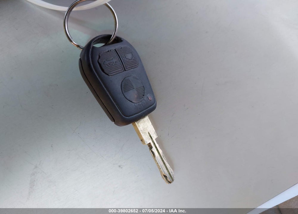 2000 BMW 528IA SPORT VIN: WBADP6345YBV64030