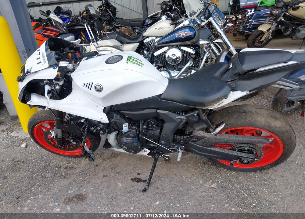 2023 YAMAHA YZFR7 VIN: JYARM38E7PA008822