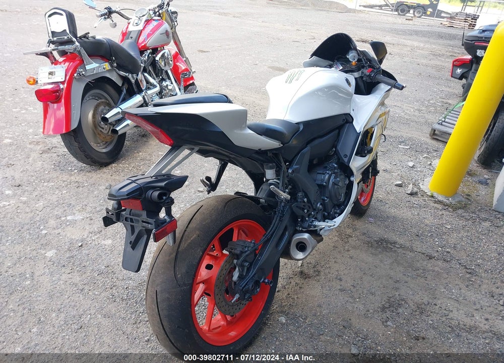 2023 YAMAHA YZFR7 VIN: JYARM38E7PA008822