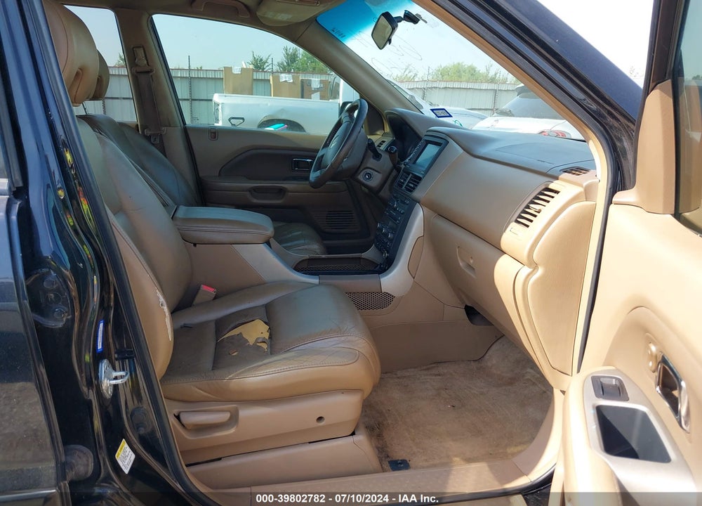 2006 HONDA PILOT EX-L VIN: 5FNYF28736B044440