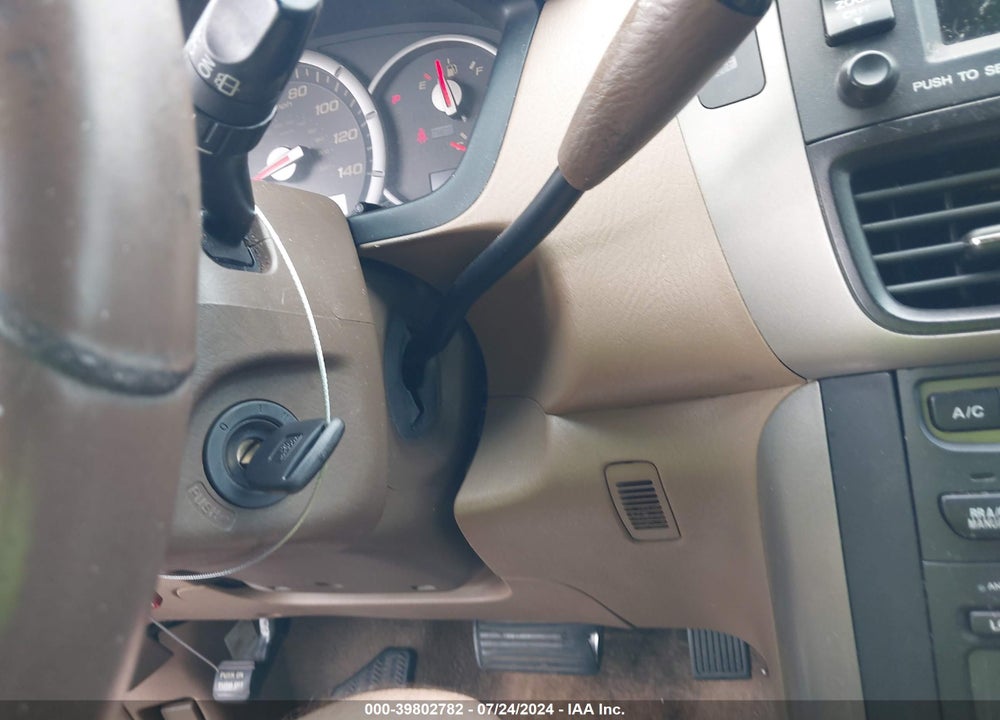 2006 HONDA PILOT EX-L VIN: 5FNYF28736B044440