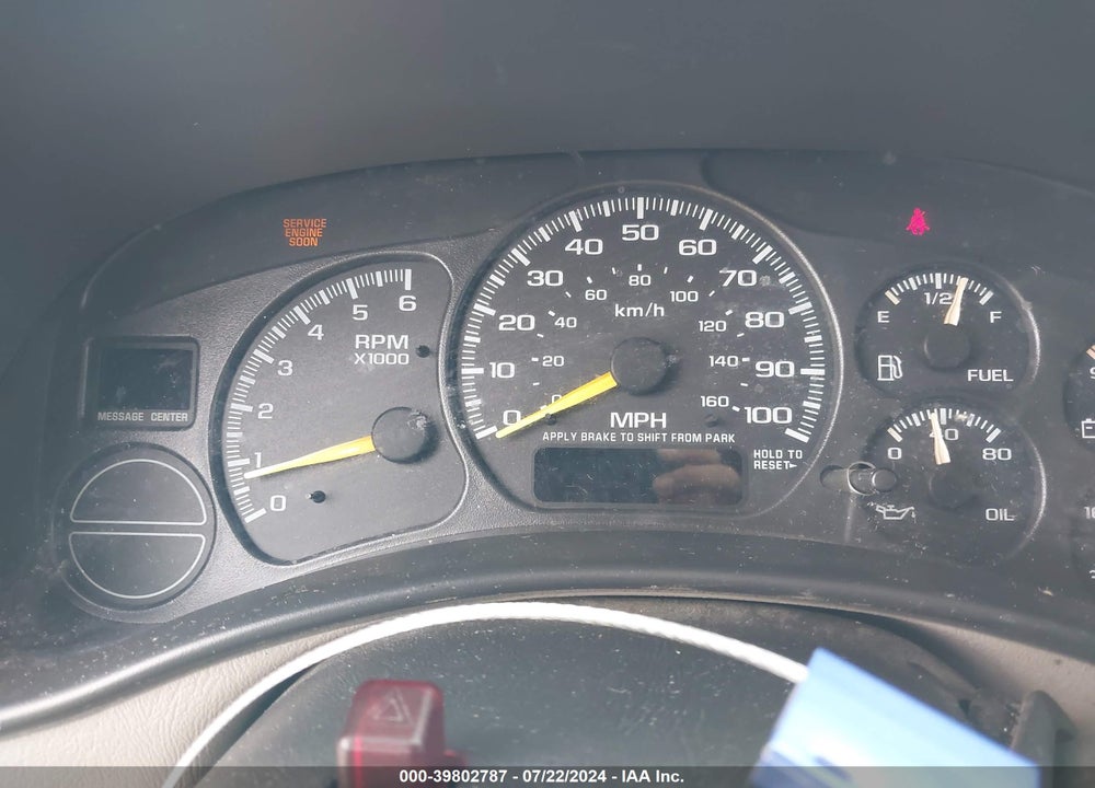 2000 CHEVROLET SUBURBAN 1500 LS VIN: 3GNEC16T7YG218200