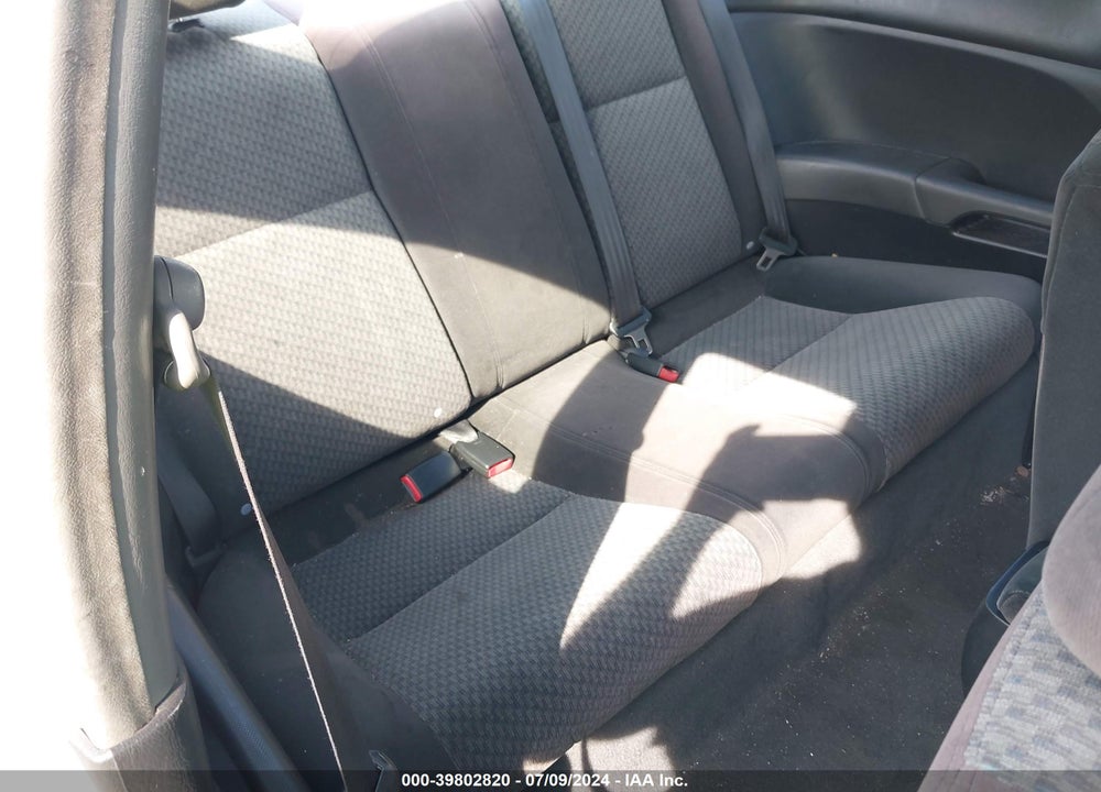 2005 HONDA CIVIC VP VIN: 1HGEM22385L061021