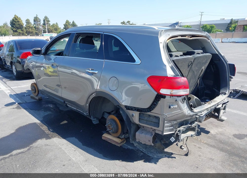 2016 KIA SORENTO 3.3L LX VIN: 5XYPG4A55GG182102