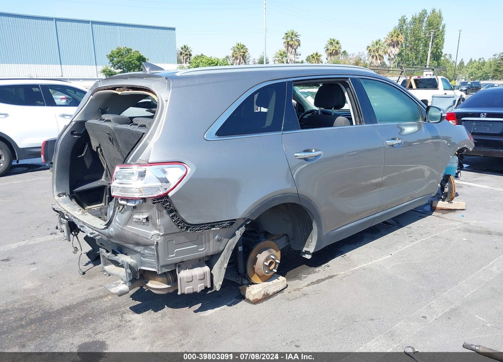 2016 KIA SORENTO 3.3L LX VIN: 5XYPG4A55GG182102