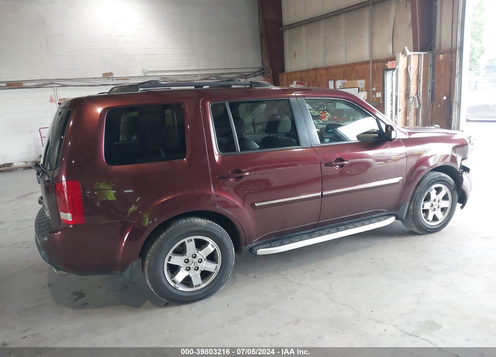 2011 HONDA PILOT TOURING VIN: 5FNYF4H96BB050949
