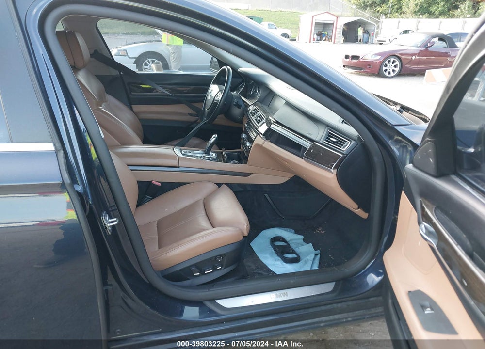 2011 BMW 740I VIN: WBAKA4C5XBC612421