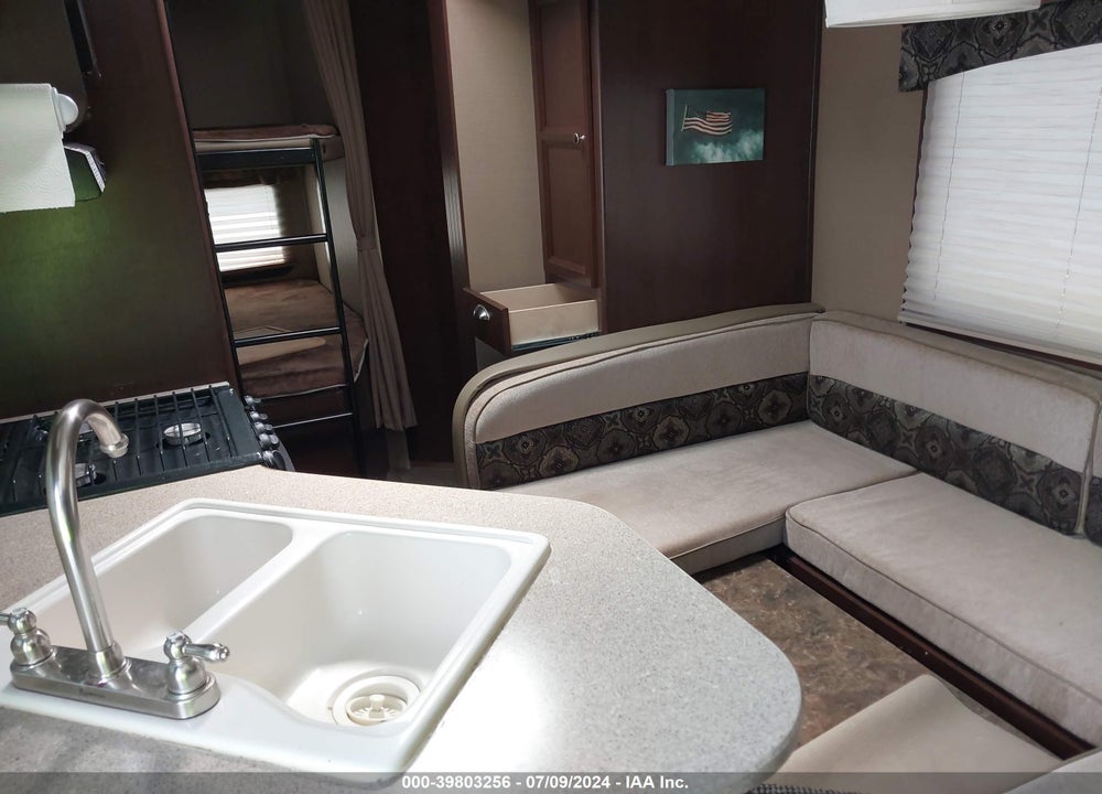 2015 COLEMAN OTHER VIN: 4YDT24423FH930735